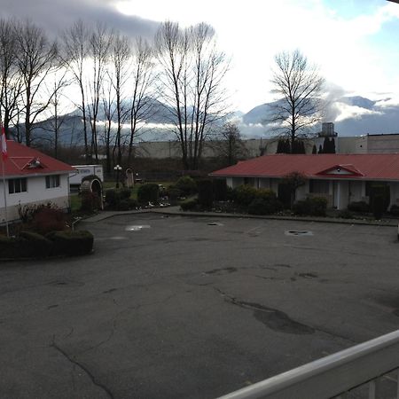 Rainbow Motor Inn Chilliwack Exterior photo